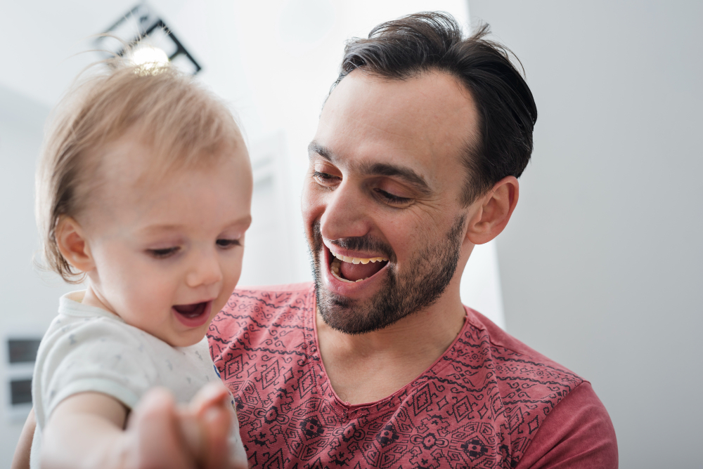 ¿A qué edad pronuncian los niños sus primeras palabras y cuándo debemos preocuparnos si no lo hacen?