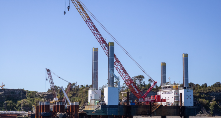 Obras de Puente Chacao por accidente de trabajador