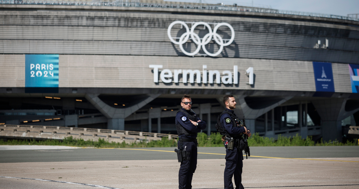 Sindicatos de aeropuertos de París convocan huelga en la previa de JJOO: piden “paga extraordinaria”