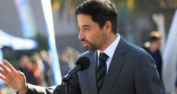 Alcalde Carter acusa parcialidad en recursos para seguridad en la RM: “Solo en comunas de gobierno”