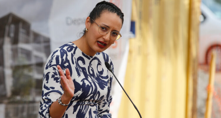 Ministerio Público asigna protección a alcaldesa de Lo Espejo por amenazas contra su equipo