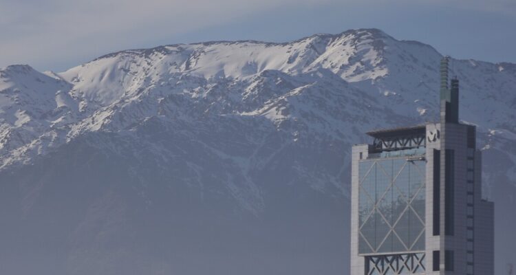 Sigue sin mejorar el aire capitalino: decretan Alerta Ambiental para este lunes en la RM