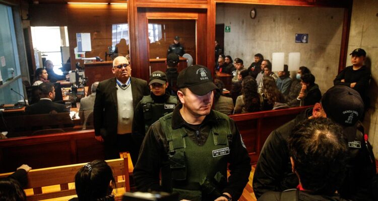 Dictan cautelares para detenidos en allanamientos simultáneos por artefactos explosivos en Santiago