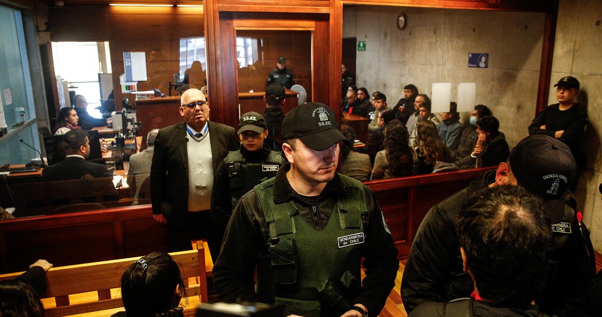 Dictan cautelares para detenidos en allanamientos simultáneos por artefactos explosivos en Santiago