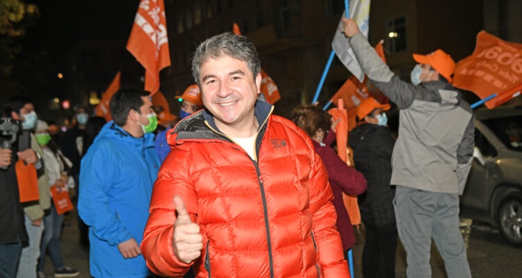 Amarillos da respaldo a candidatura de Sabat como gobernador por Los Ríos: emplazaron a Republicanos