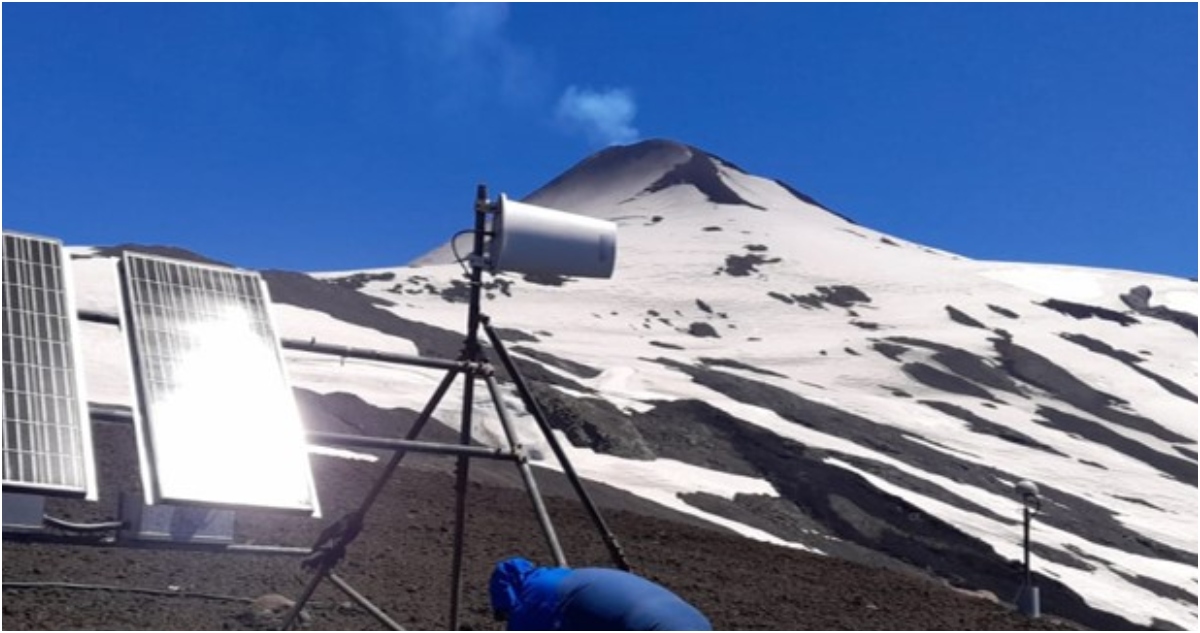 Amplían perímetro de seguridad tras incremento en actividad de volcán villarrica