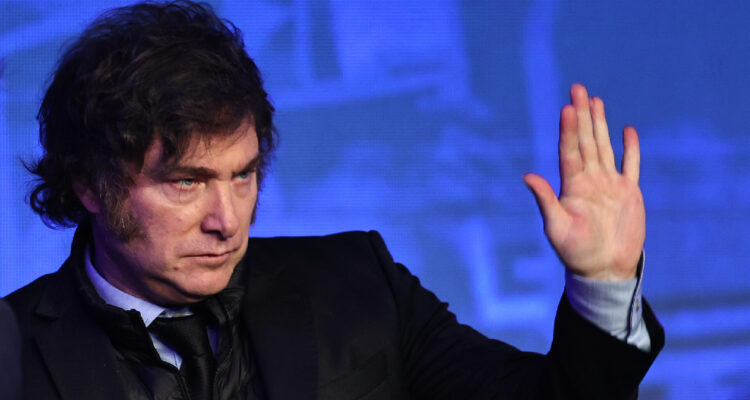 Argentina vuelve a cobrar impuesto a la renta sobre los salarios altos