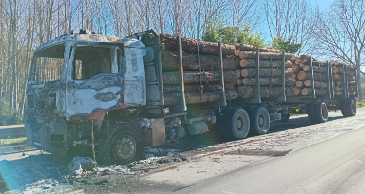 Camión con daños tras ataque entre Nueva Imperial y Carahue