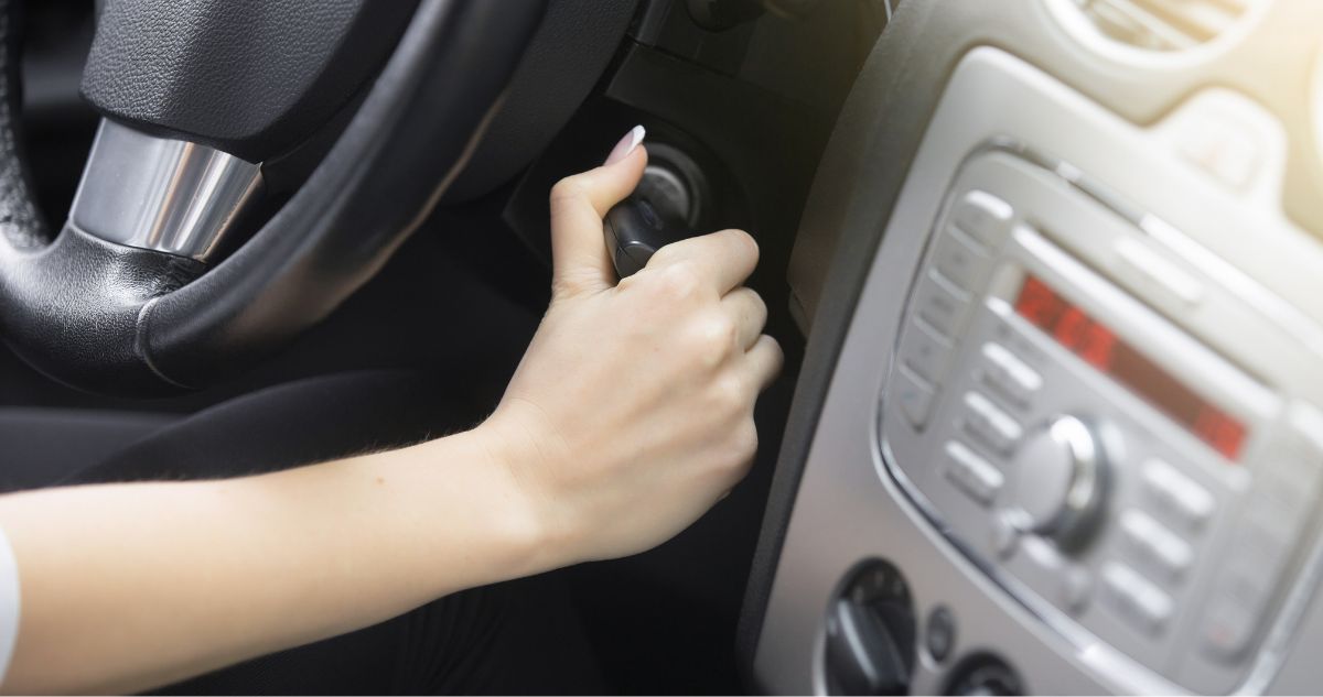 Cuáles son las diferencias, ventajas y desventajas de un auto de transmisión mecánico y uno automático y cuál es mejor para cada conductor de vehículo