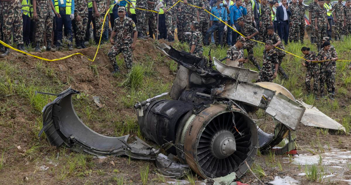 18 muertos deja caída de avión en Nepal: solo sobrevivió el piloto