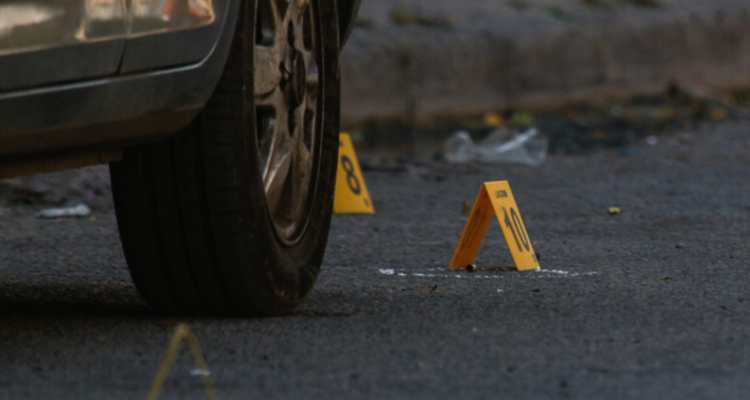 Carabineros busca esclarecer balacera en Valdivia: proyectil ingresó por el techo de un baño