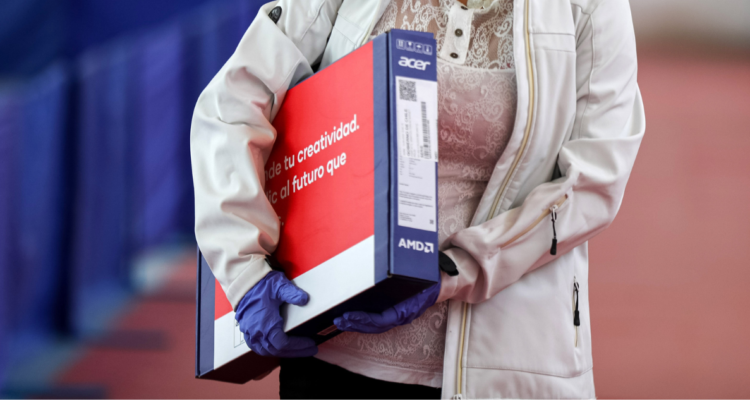 Beca TIC: quiénes son los estudiantes que reciben un notebook gratis y cuáles son los requisitos