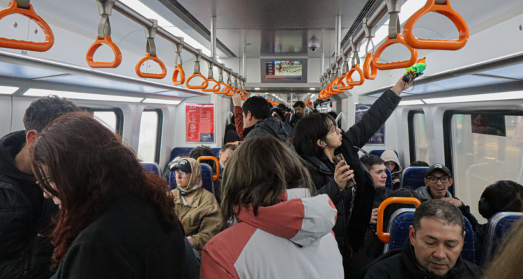 Interior de Biotren por suspensión de servicios entre Concepción y Coronel