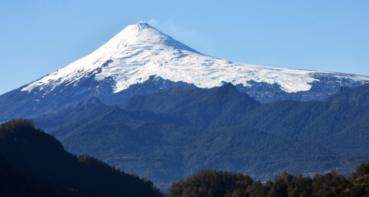 Imagen de volcán Villarrica por búsqueda de Claudio Moreno