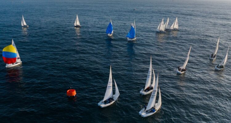 El Campeonato Mundial Juvenil de Veleros Lighting en Algarrobo, Chile