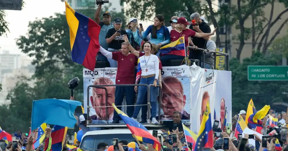 Candidato antichavista Edmundo González invita a todos los venezolanos a volver al país