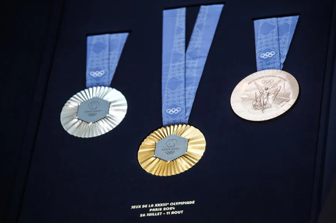 ¿Cuánto valen y qué  componentes especiales tienen las medallas de París 2024?