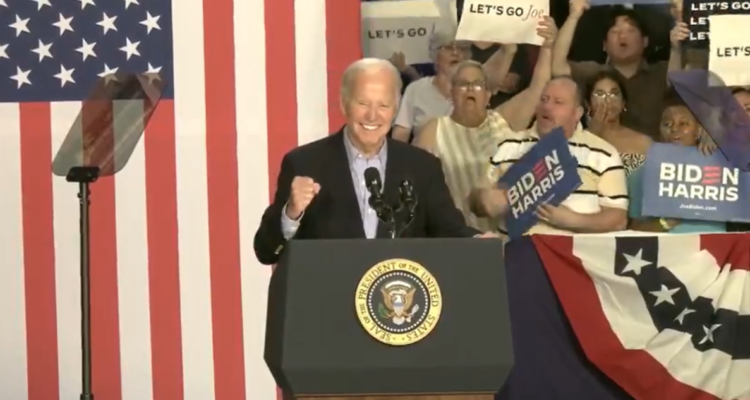 Biden se aferra a carrera por la reelección y desafía a las presiones de donantes