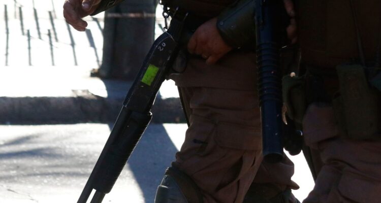 Condenan a carabinero por apremios ilegítimos durante estallido social en Temuco: disparó a la víctima