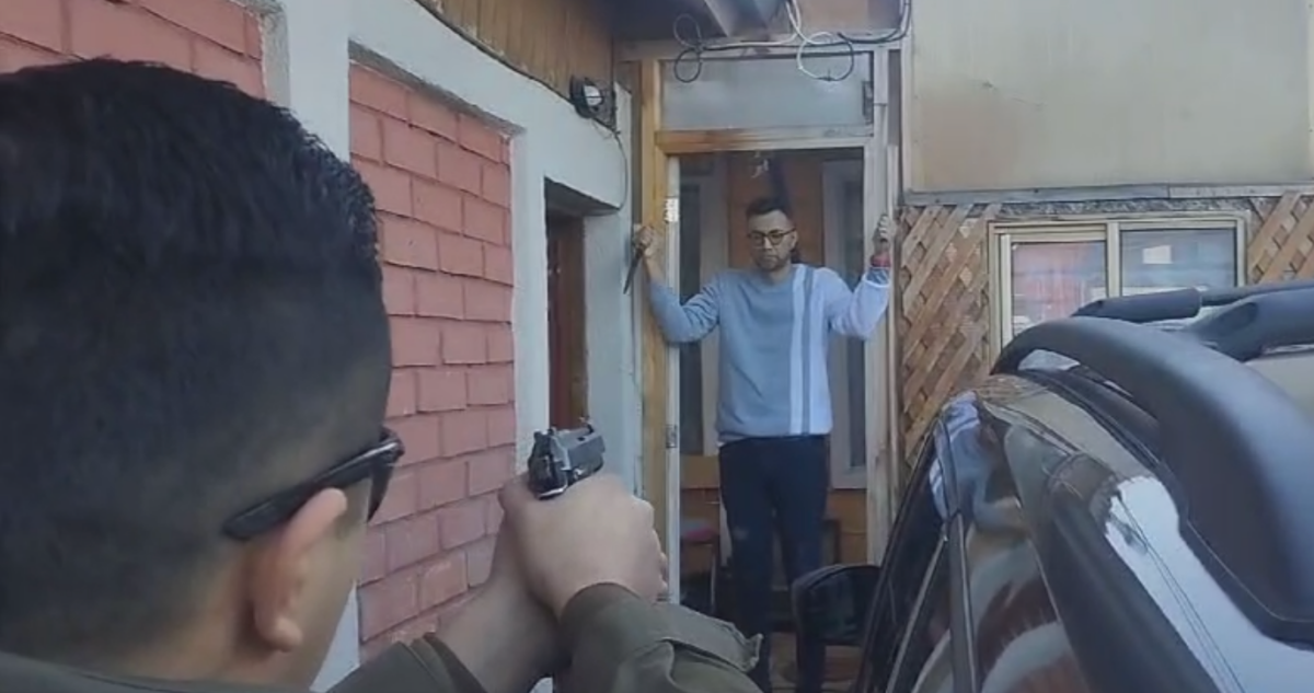 Carabinero balea a delincuente que lo asaltó y golpeó brutalmente en Peñalolén: uniformado está grave