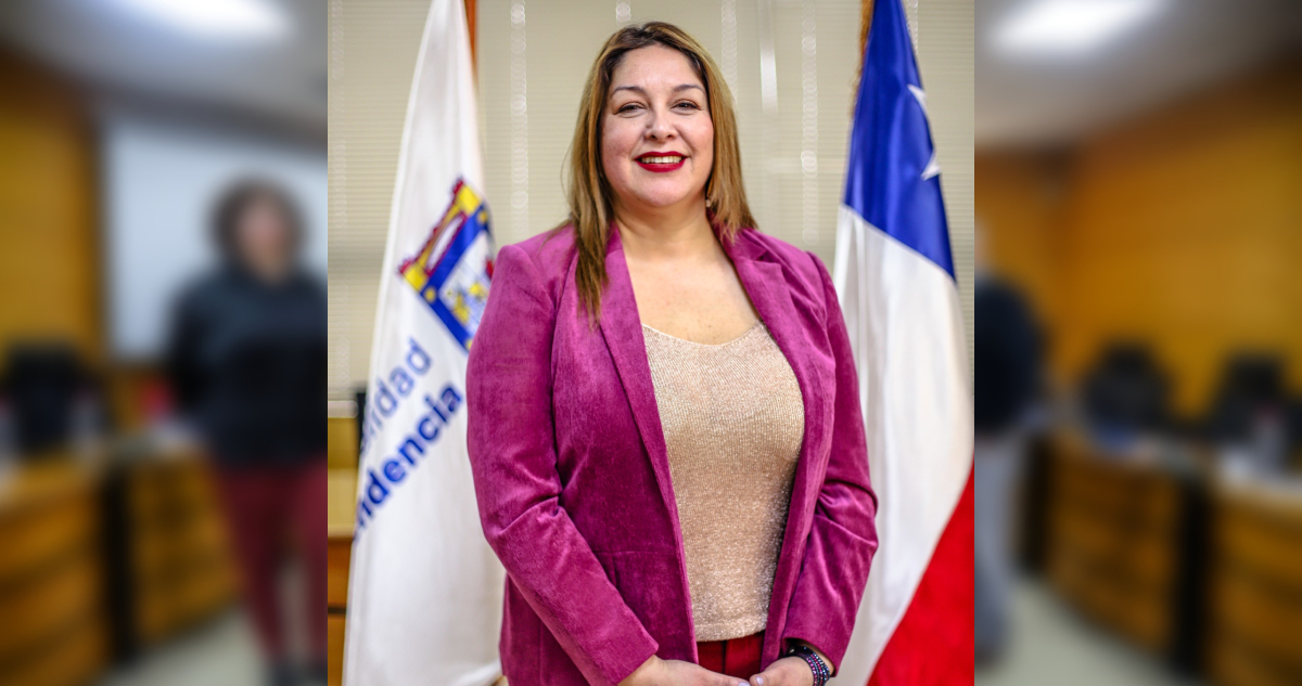 Concejo municipal de Independencia elige a Carola Riveros (PS) como nueva alcaldesa de la comuna