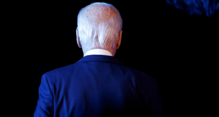 Cercanos a Joe Biden aseguran que estaría considerando bajarse de candidatura presidencial