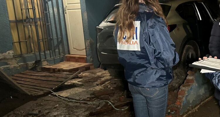 Siguen los homicidios en la capital: hombre es asesinado a tiros dentro de vehículo en Cerro Navia