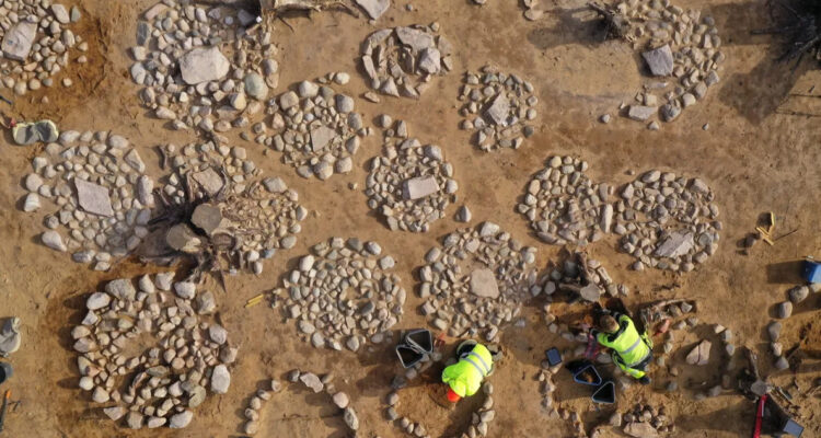 Círculos de roca en Noruega que revelaron un cementerio de niños