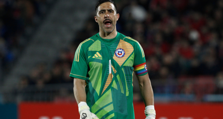 Bravo profundiza críticas al arbitraje en Copa América: “Se culpa al VAR, nunca a la persona detrás”