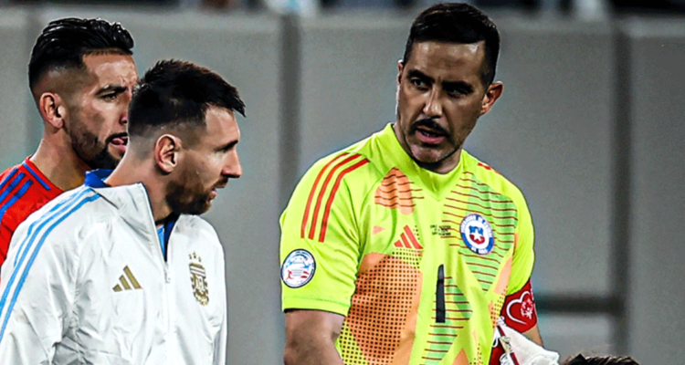 Claudio Bravo reveló que habló con Lionel Messi en la Copa América.