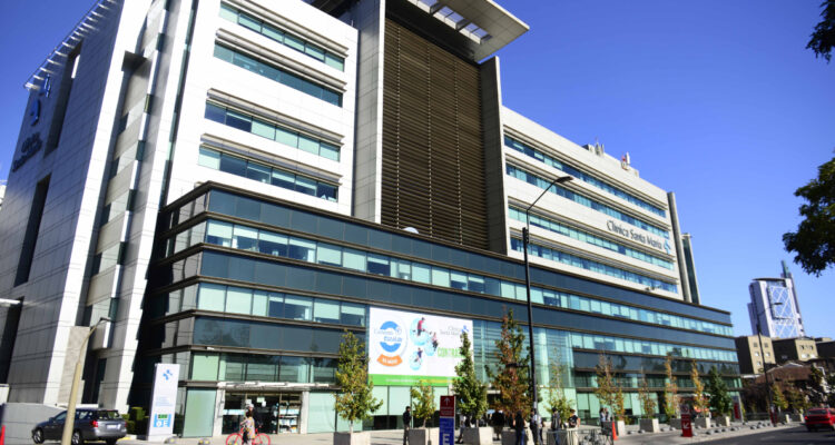 CSM deberá pagar $1.400 millones por mal tratamiento de embarazo que terminó en cesárea e infección