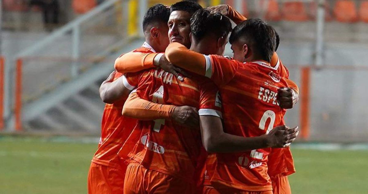 Cobreloa superó a Palestino y celebró en Calama