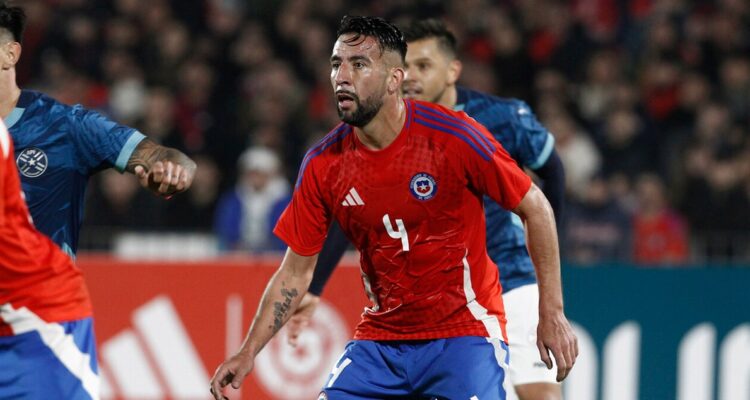 Mauricio Isla será jugador de Colo Colo.