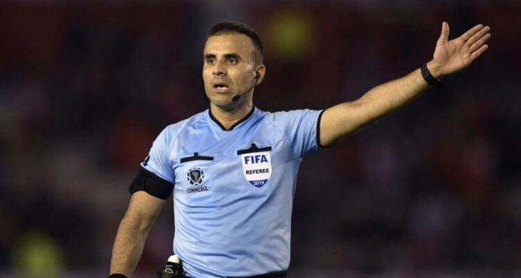 Piero Maza arbitrará el Argentina vs Canadá de Copa América.