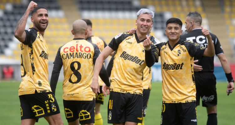 Coquimbo vence Ñublense y desplaza a La U de la cima de la tabla en el regreso del Campeonato Nacional