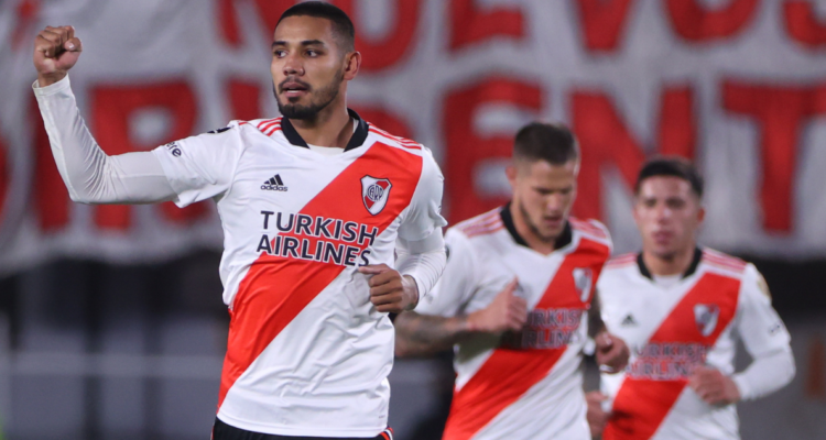 La U busca un zaguero para el segundo semestre.