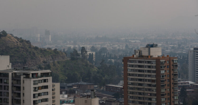 Decretan Alerta Ambiental para este sábado en la Región Metropolitana por malas condiciones del aire