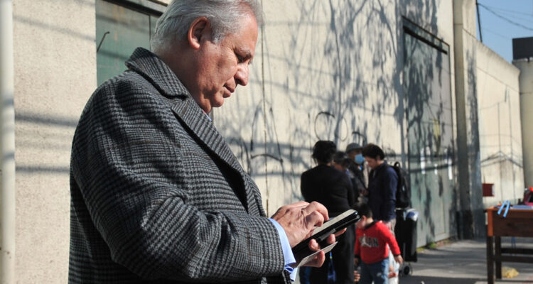 El abogado, Juan Carlos Manríquez, se une a la defensa del alcalde de Recoleta, Daniel Jadue, quien fue imputado por el Ministerio Público por presuntos delitos económicos.