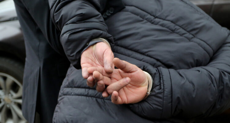 Detienen a hombre de 61 años acusado de violación reiterada de menor de 14 años en Punta Arenas