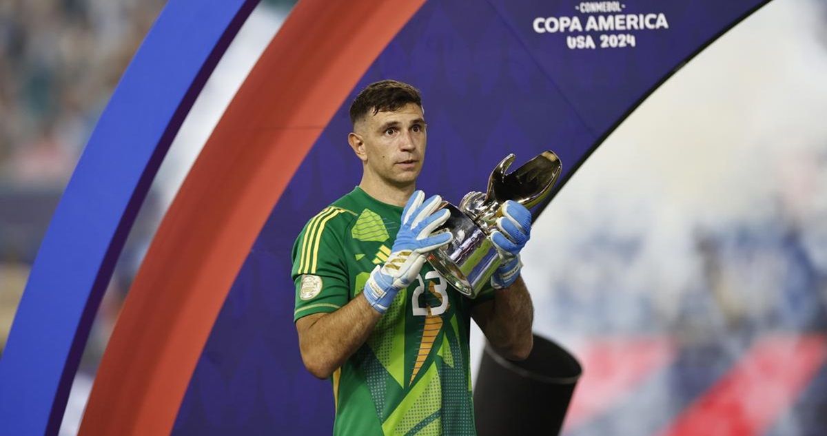 Dibu Martínez fue elegido el mejor arquero de Copa América 2024.