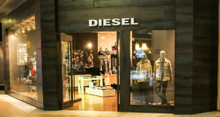 Aludió a estallido y situación económica: Representante de ropa Diesel en Chile pide irse a quiebra