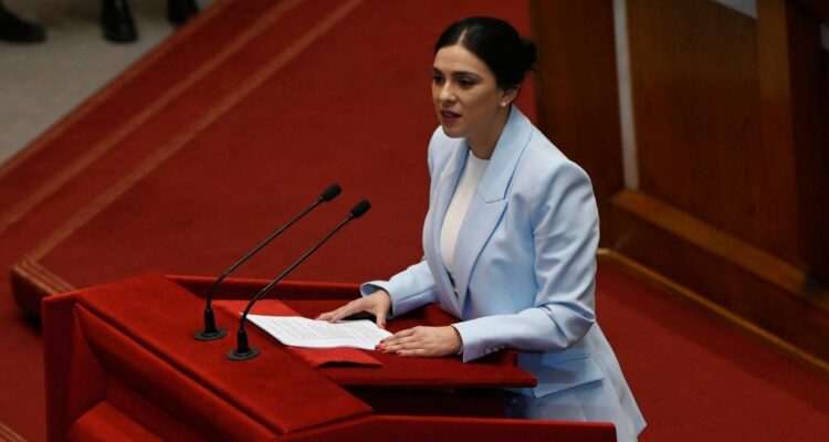 Pensiones, seguridad, militancia PC y otros: lo que abordó Cariola en la Cuenta Pública de Congreso