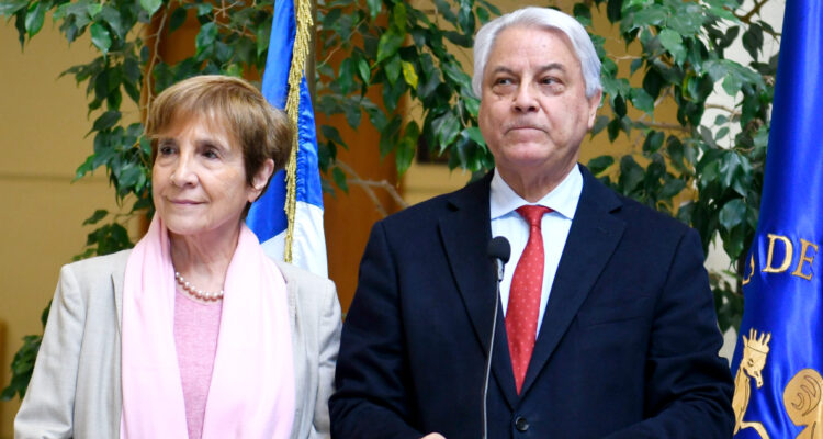 Diputado Naranjo (PS) critica ambigüedad del PC y los emplaza a decidir si apoyan al Gobierno o no