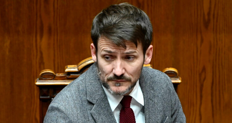 Diputados Demócratas, Amarillos e independientes anuncian interpelación contra ministro Pardow