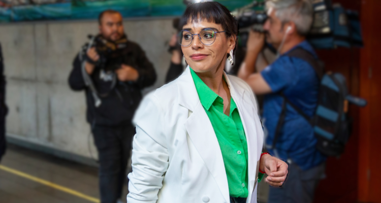 Tribunal permite viaje de Karina Oliva a Caracas por motivos académicos, no como observadora electoral