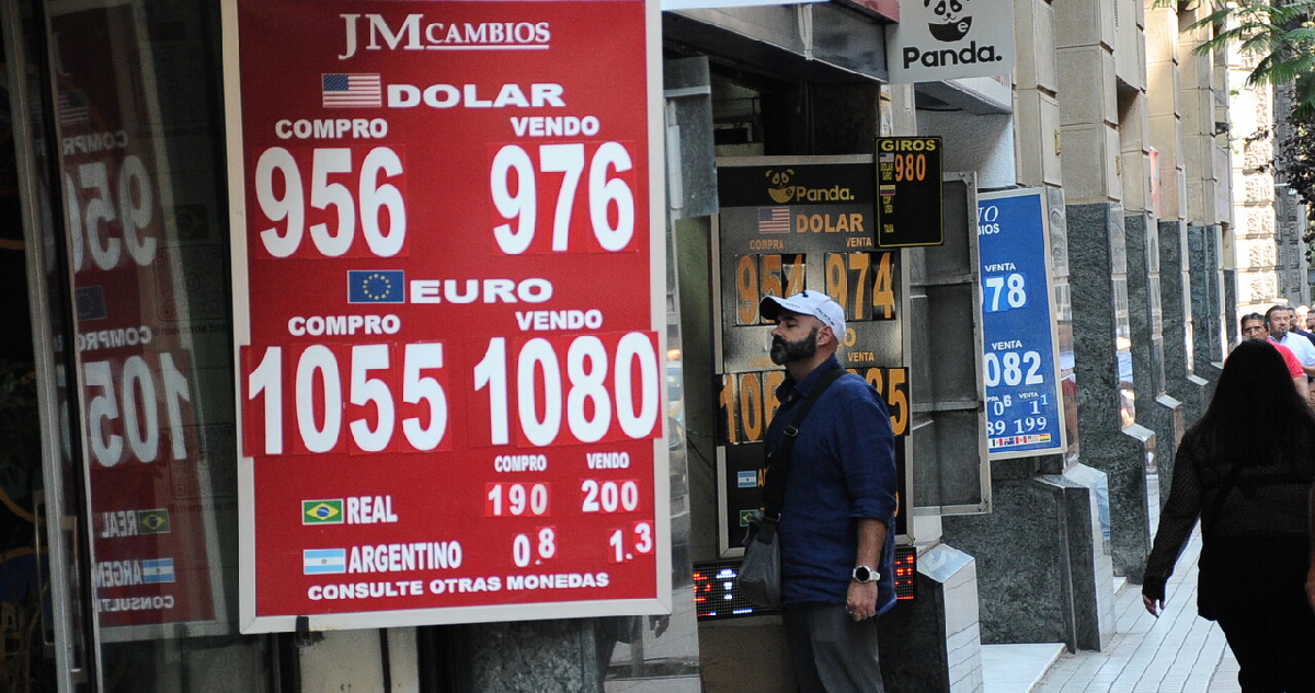 Dólar avanza al alza mientras los mercados esperan una nueva reunión de la Reserva Federal