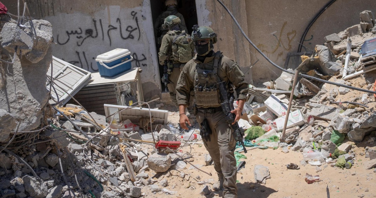 Periodistas fotografían la ciudad de Rafah destruida