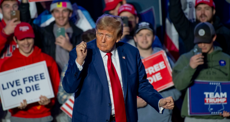 Nueva victoria judicial para Trump: jueza de Florida desestima caso por llevarse documentos secretos
