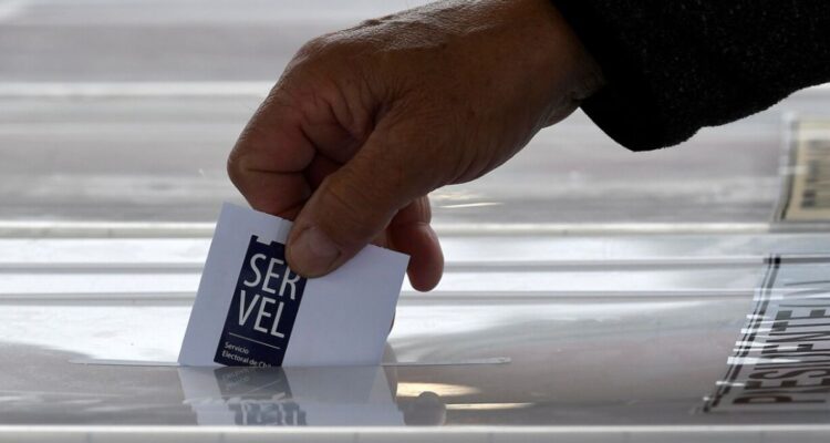 Retorna al Senado: Comisión Mixta despacha proyecto que permite realizar elecciones en dos días