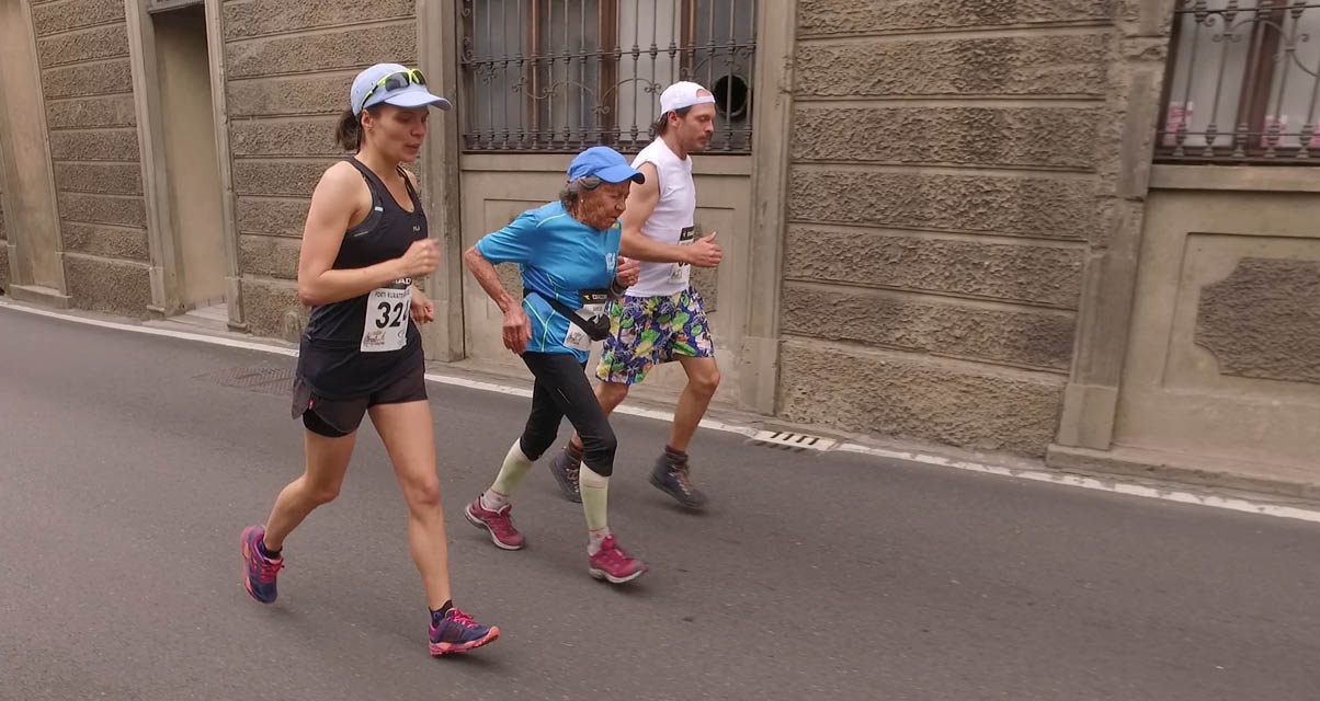 Elisa Sampietro de Forti y sus nietos